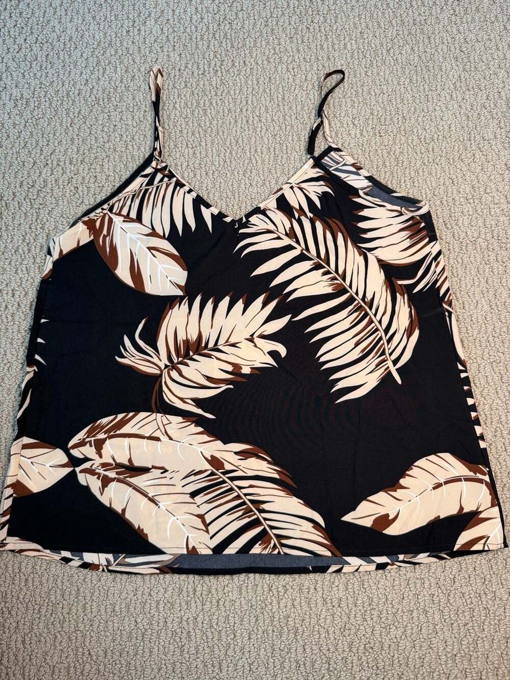 Women's medium Polyester spaghetti strap top Black with tan palm Leaves
